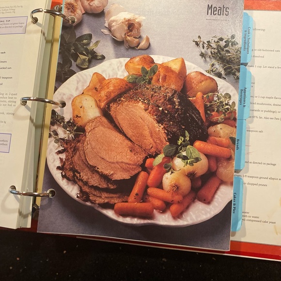Betty Crocker classic cookbook - Picture 2 of 6